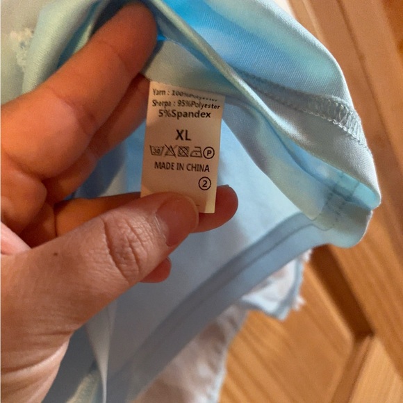 Baby blue blouse - Picture 2 of 4